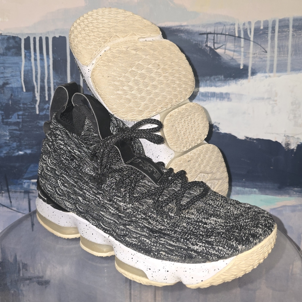 Lebron 15 men’s 8.5 Nike Men's Black and White Athletic Shoes
